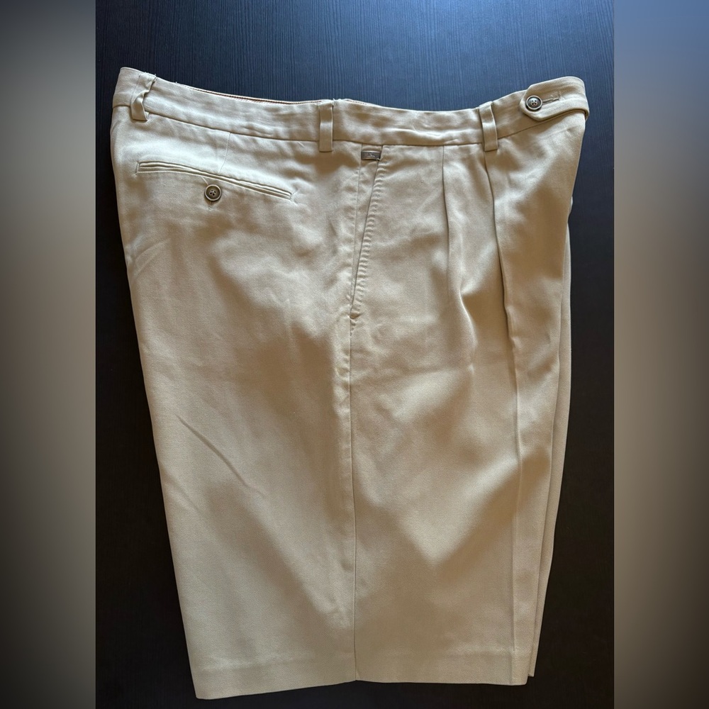 Tommy Bahama Shorts Men's 36 Beige 90% Silk Pleated Bermuda Shorts